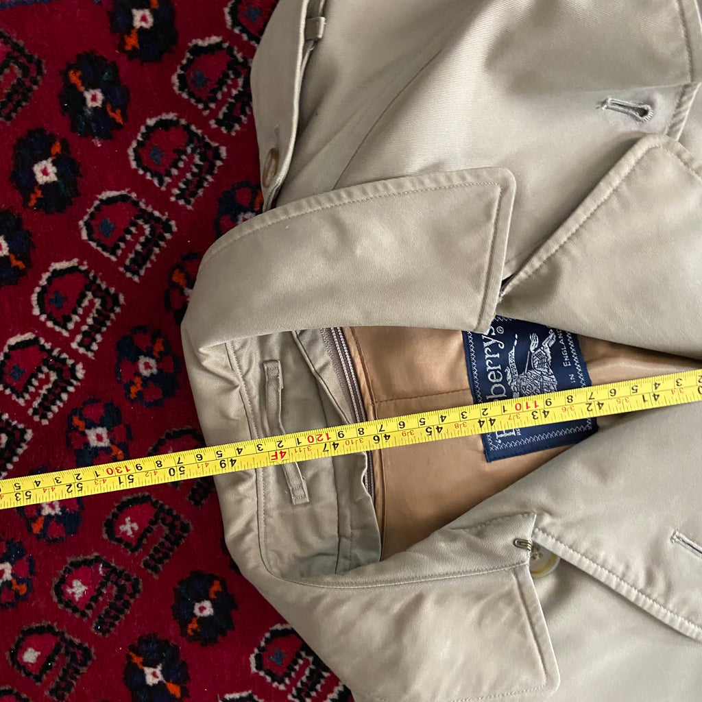 Burberry Trenchcoat Size 12/M including Inlet